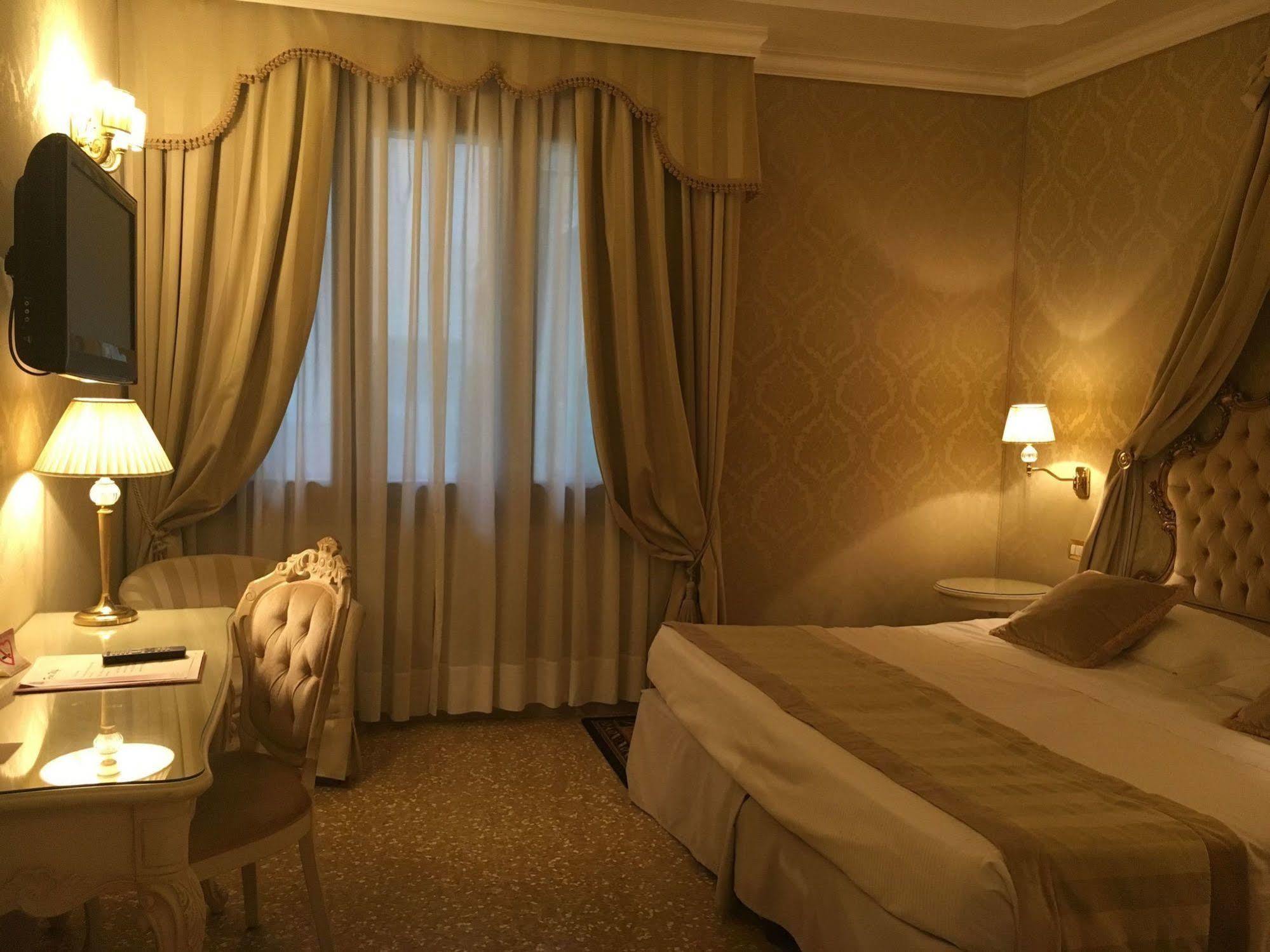 Hotel Al Duca Di Venezia Екстериор снимка