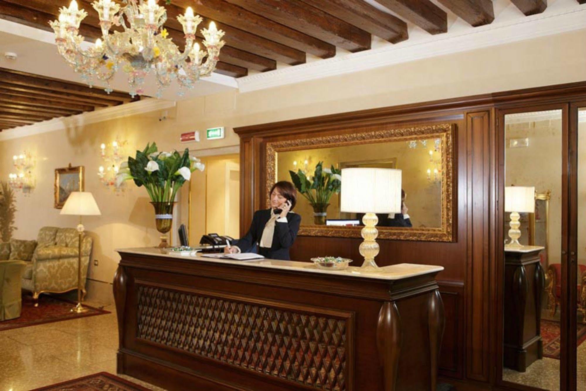 Hotel Al Duca Di Venezia Екстериор снимка